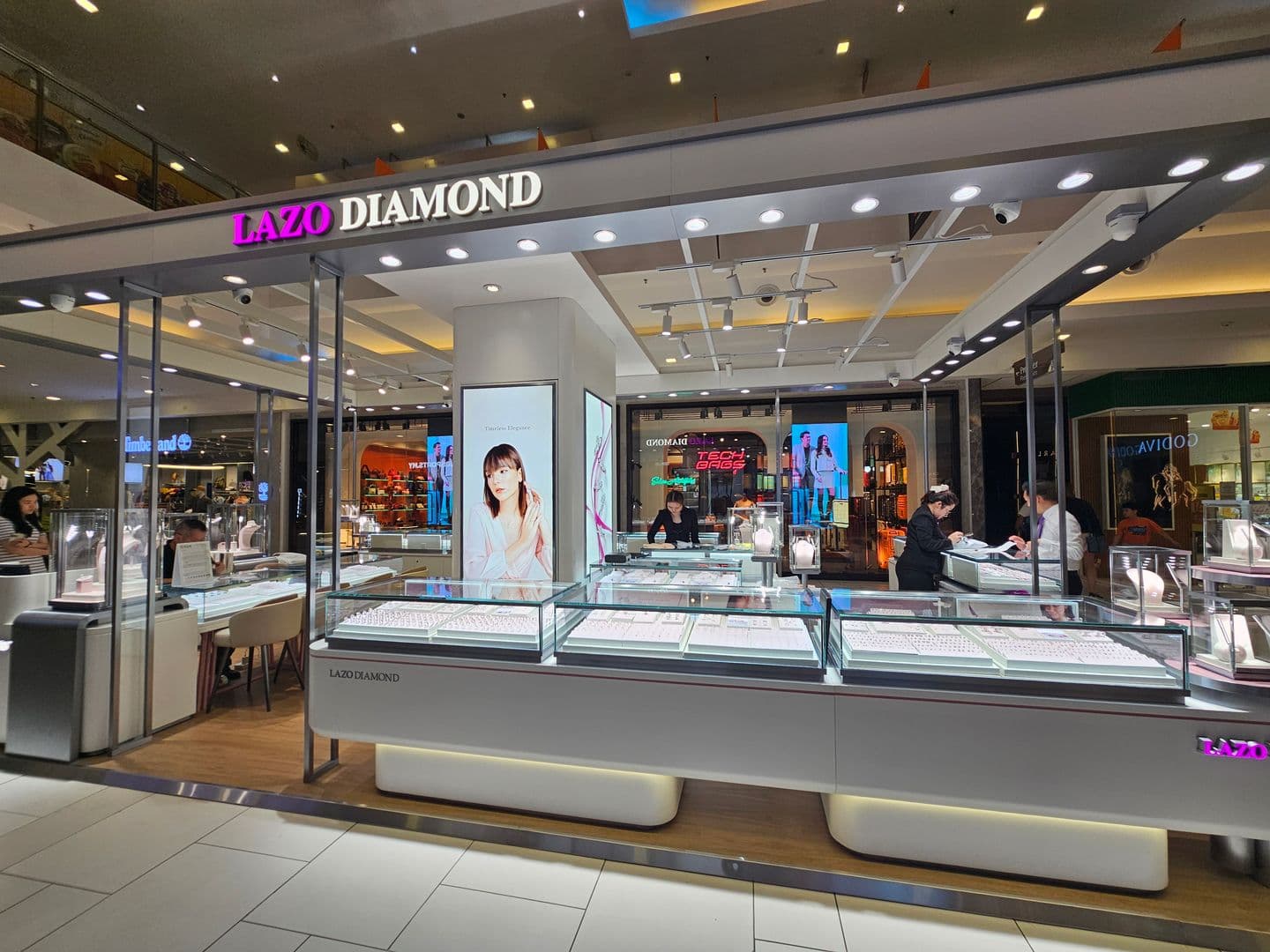 Lazo Diamond Jewelry Store Fit-Out (Sub)