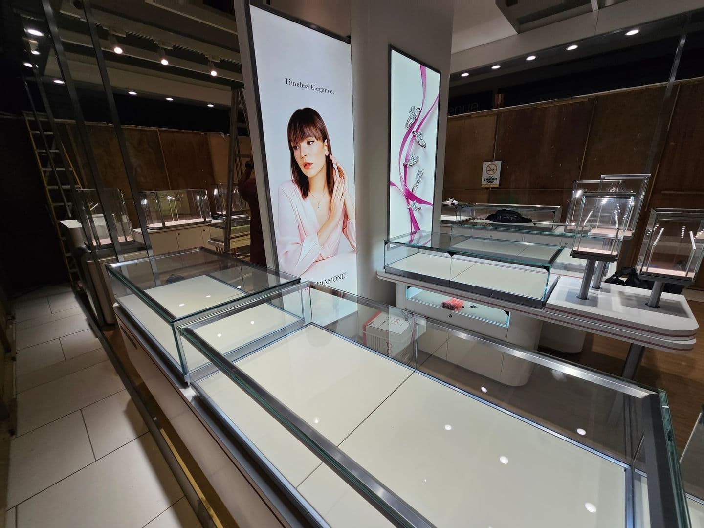 Lazo Diamond Jewelry Store Fit-Out (Sub)