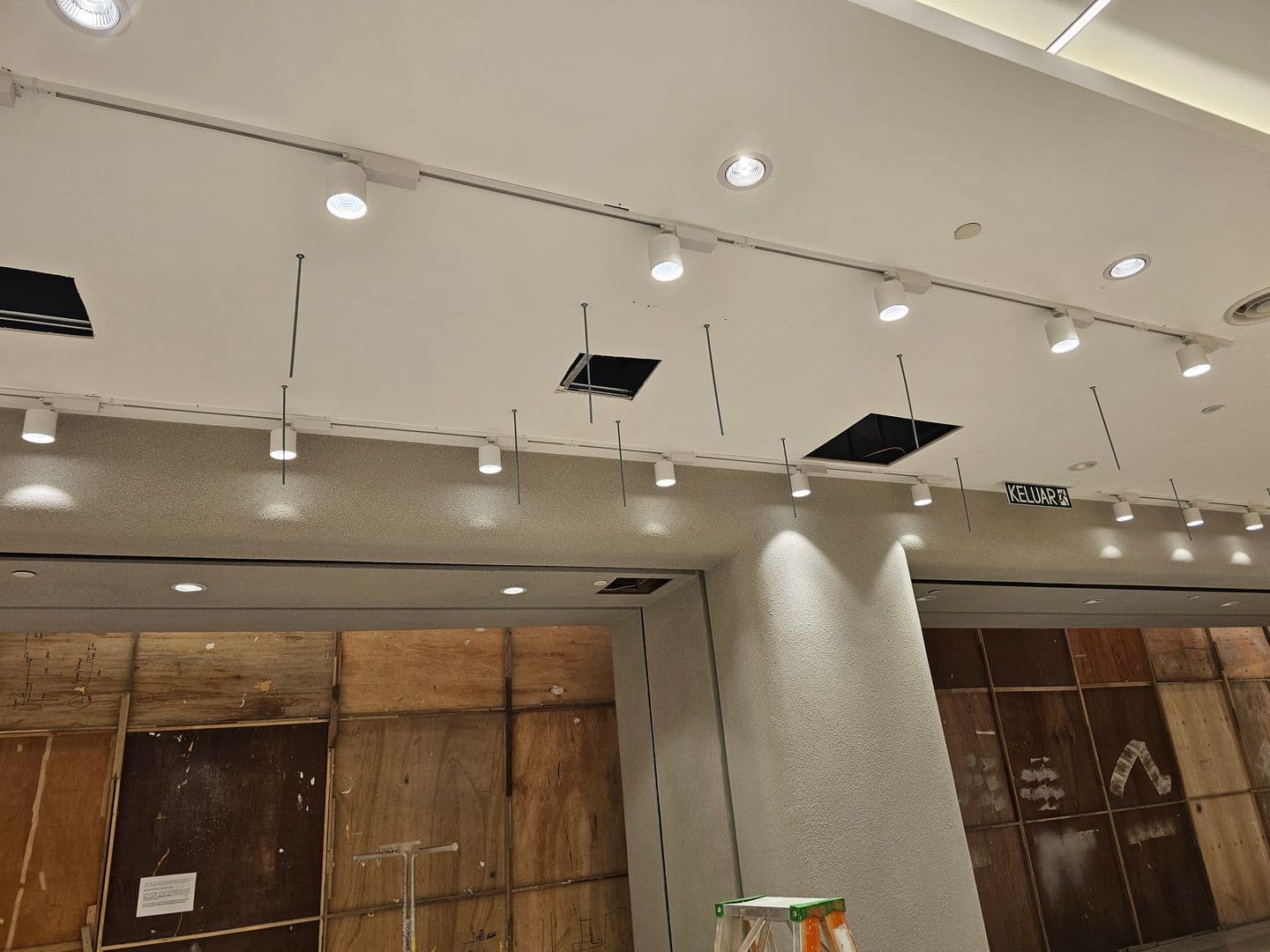 Padini Fashion Store Electrical & Lighting Works