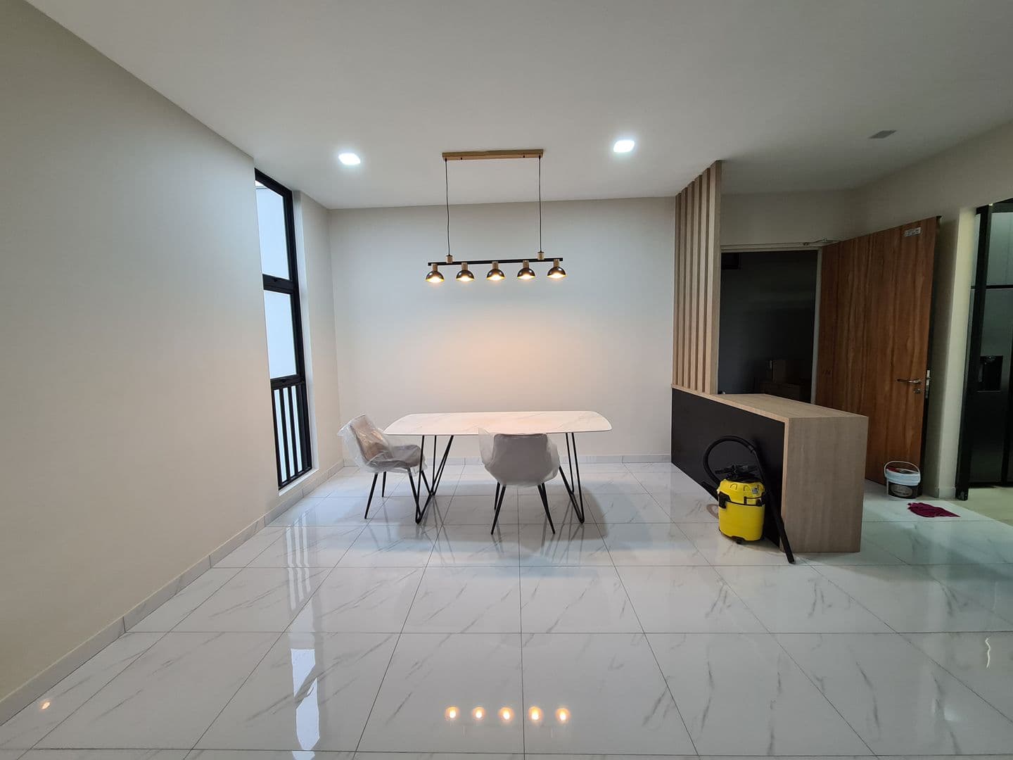 Ceiling & Light Point